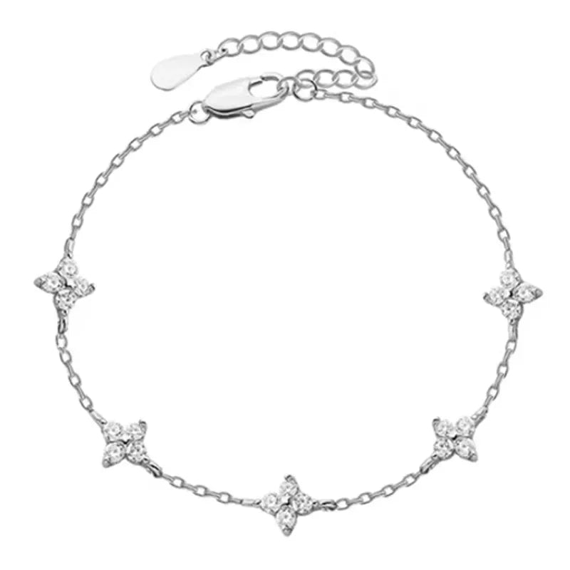Bracelet ajustable à motif de trèfle
