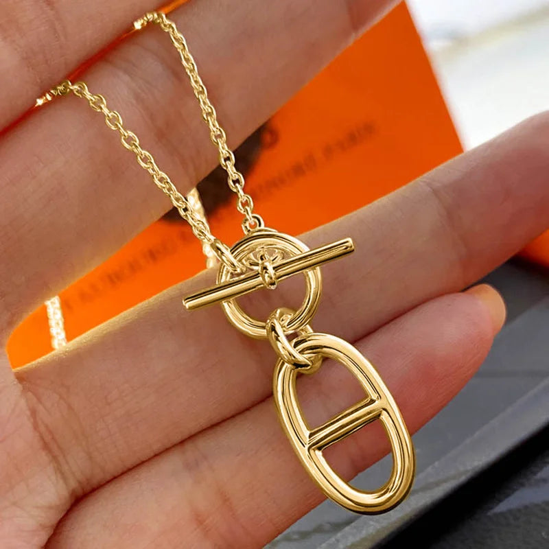 Collier à pendentif géométrique minimaliste