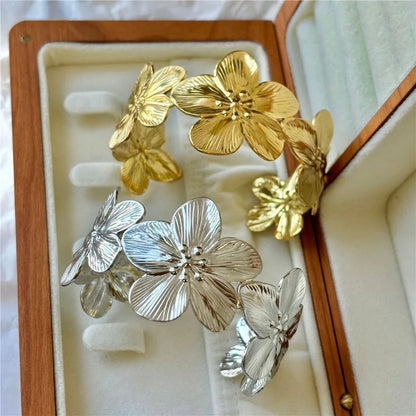 Bracelet fleuri ajustable