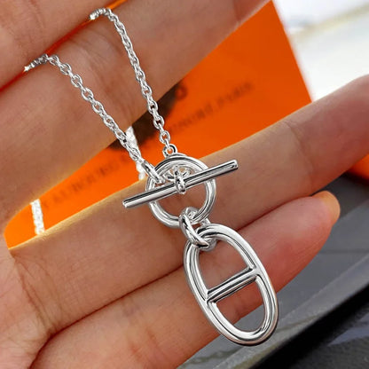 Collier à pendentif géométrique minimaliste