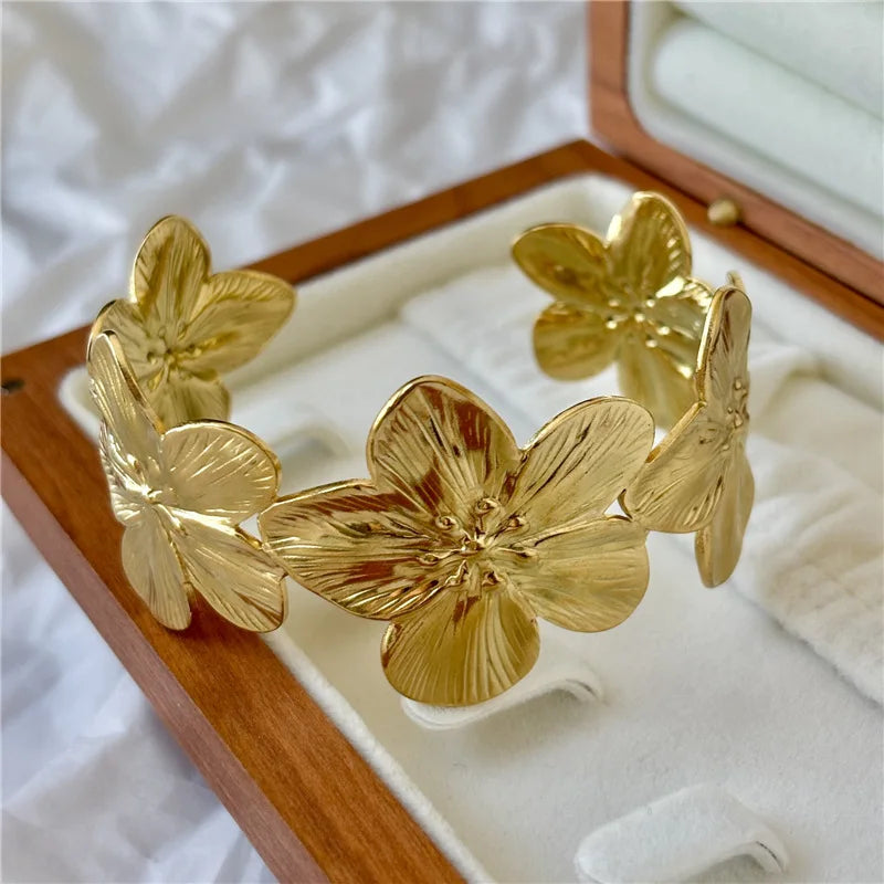 Bracelet fleuri ajustable