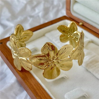 Bracelet fleuri ajustable