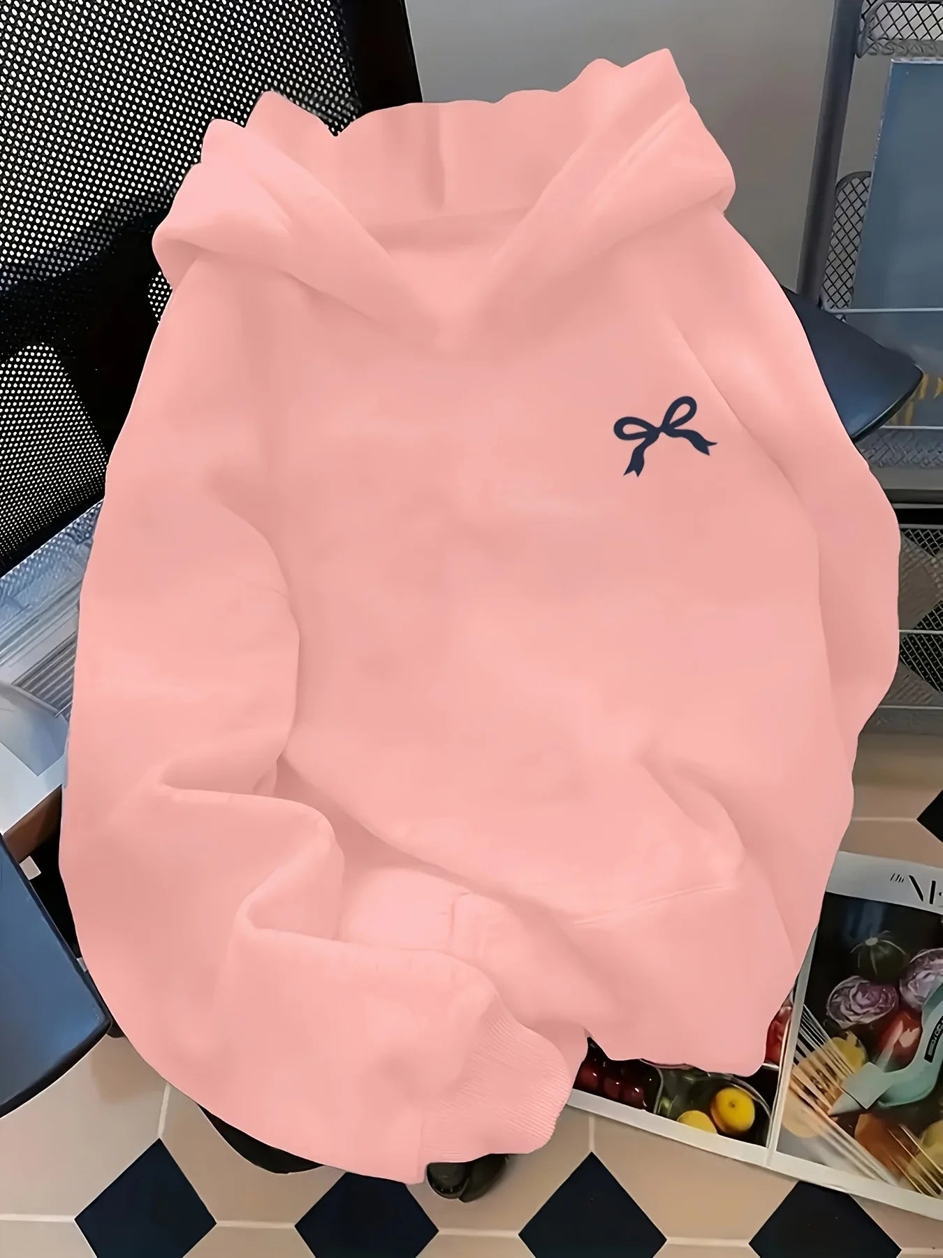 Sweat à capuche nœud papillon