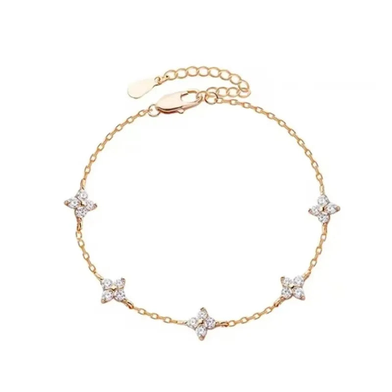 Bracelet ajustable à motif de trèfle