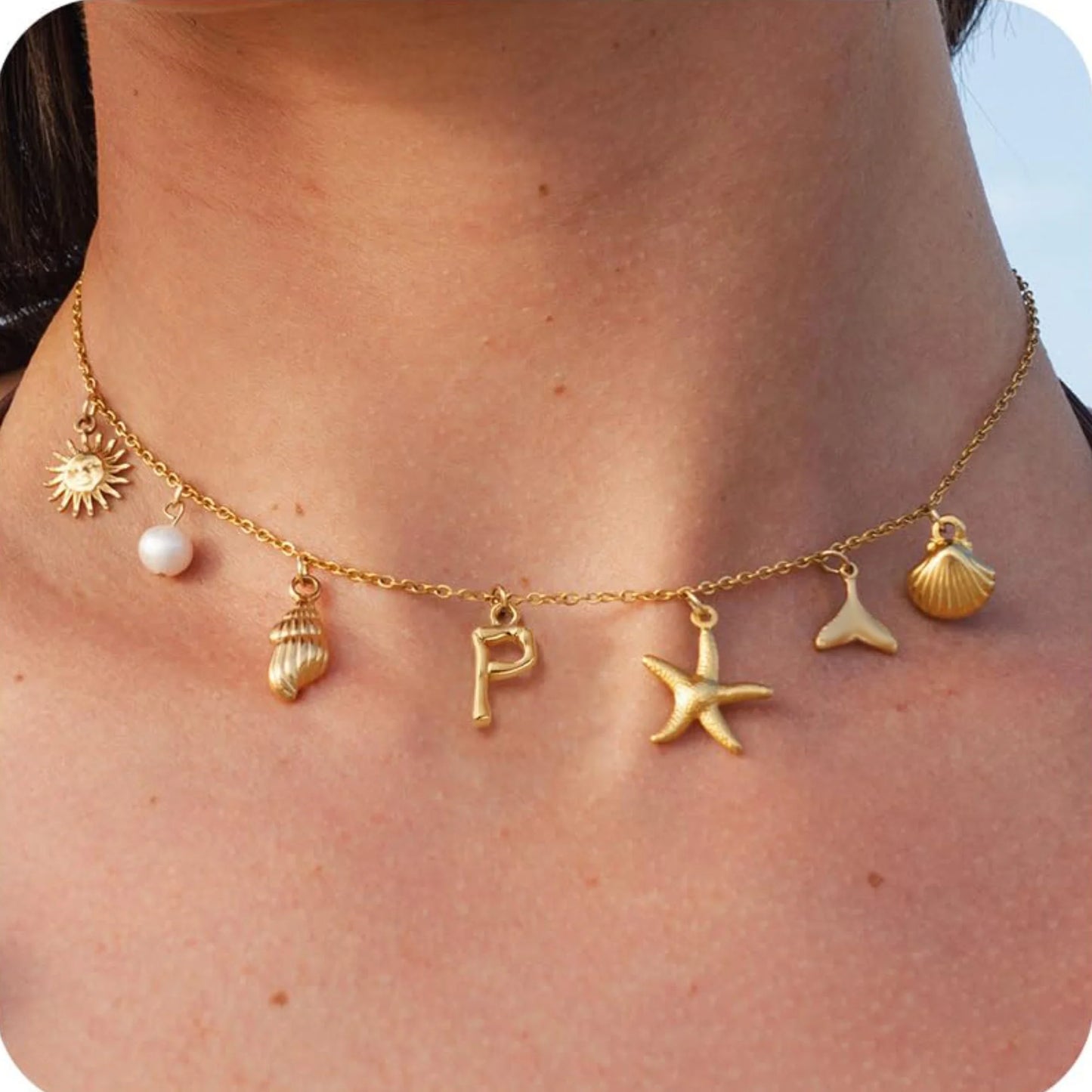 Collier à breloques estivales à initiale