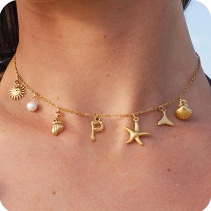 Collier à breloques estivales à initiale