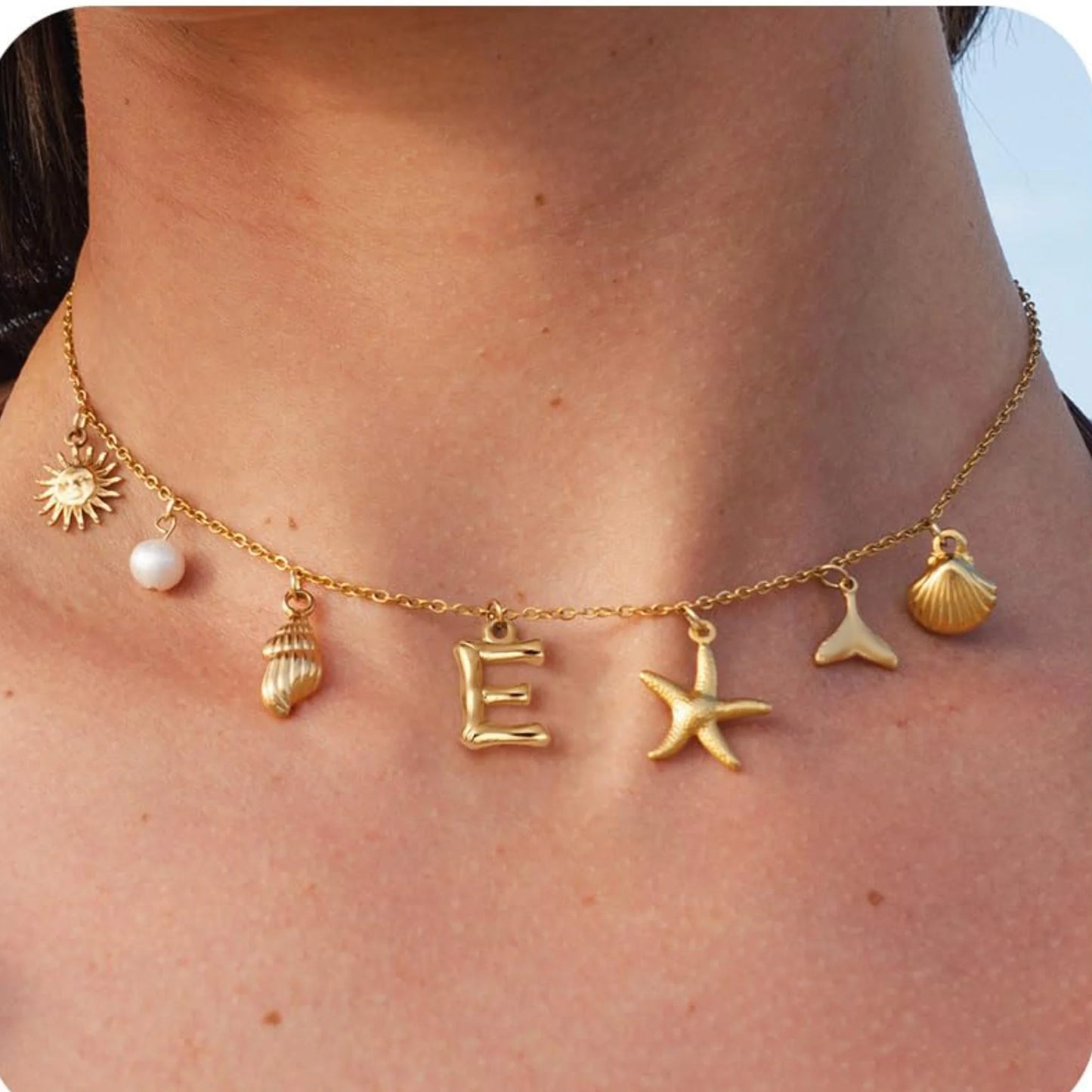 Collier à breloques estivales à initiale