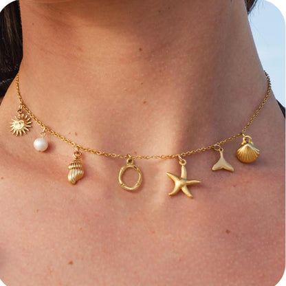 Collier à breloques estivales à initiale