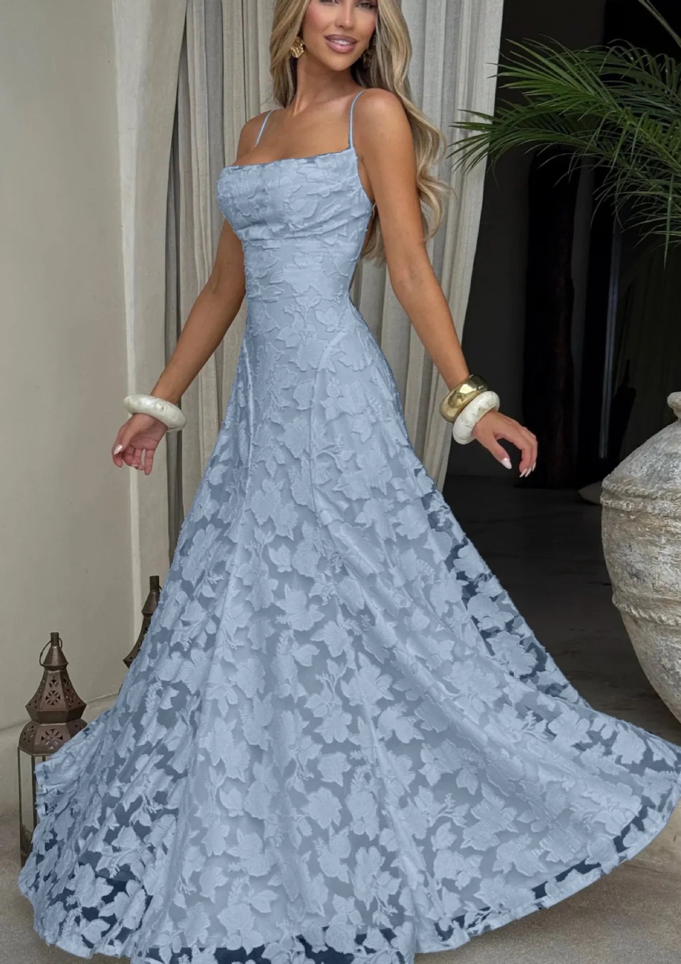 Robe élégante longue à bretelles