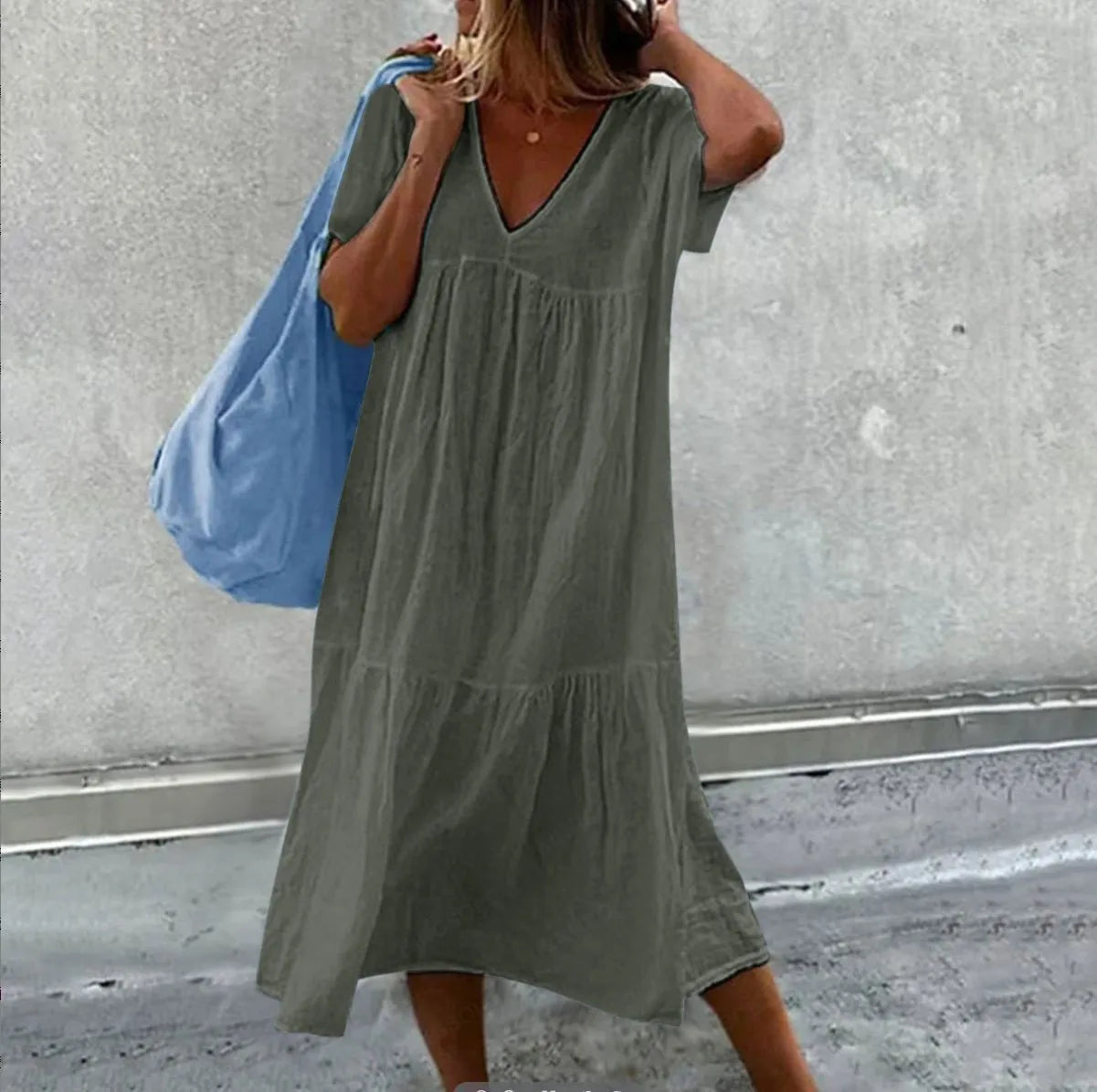 Robe simple à col en V