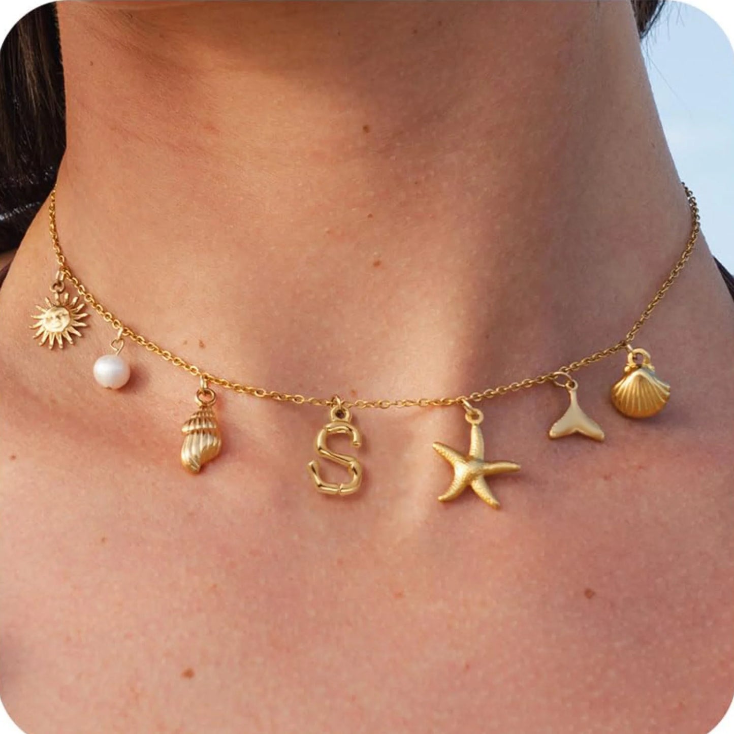 Collier à breloques estivales à initiale
