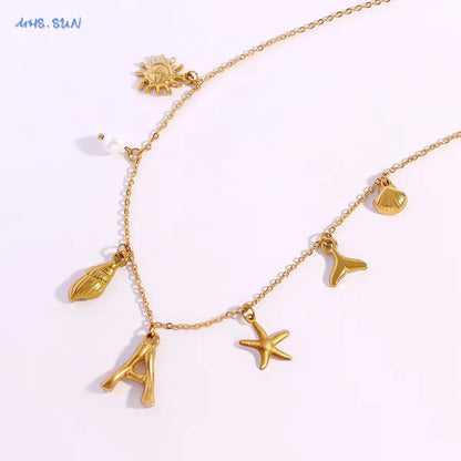 Collier à breloques estivales à initiale
