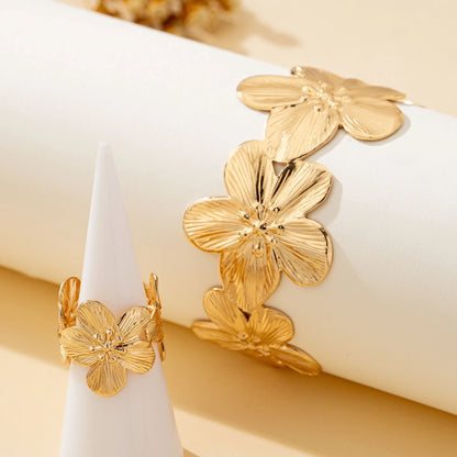 Bracelet ajustable à motif fleuri