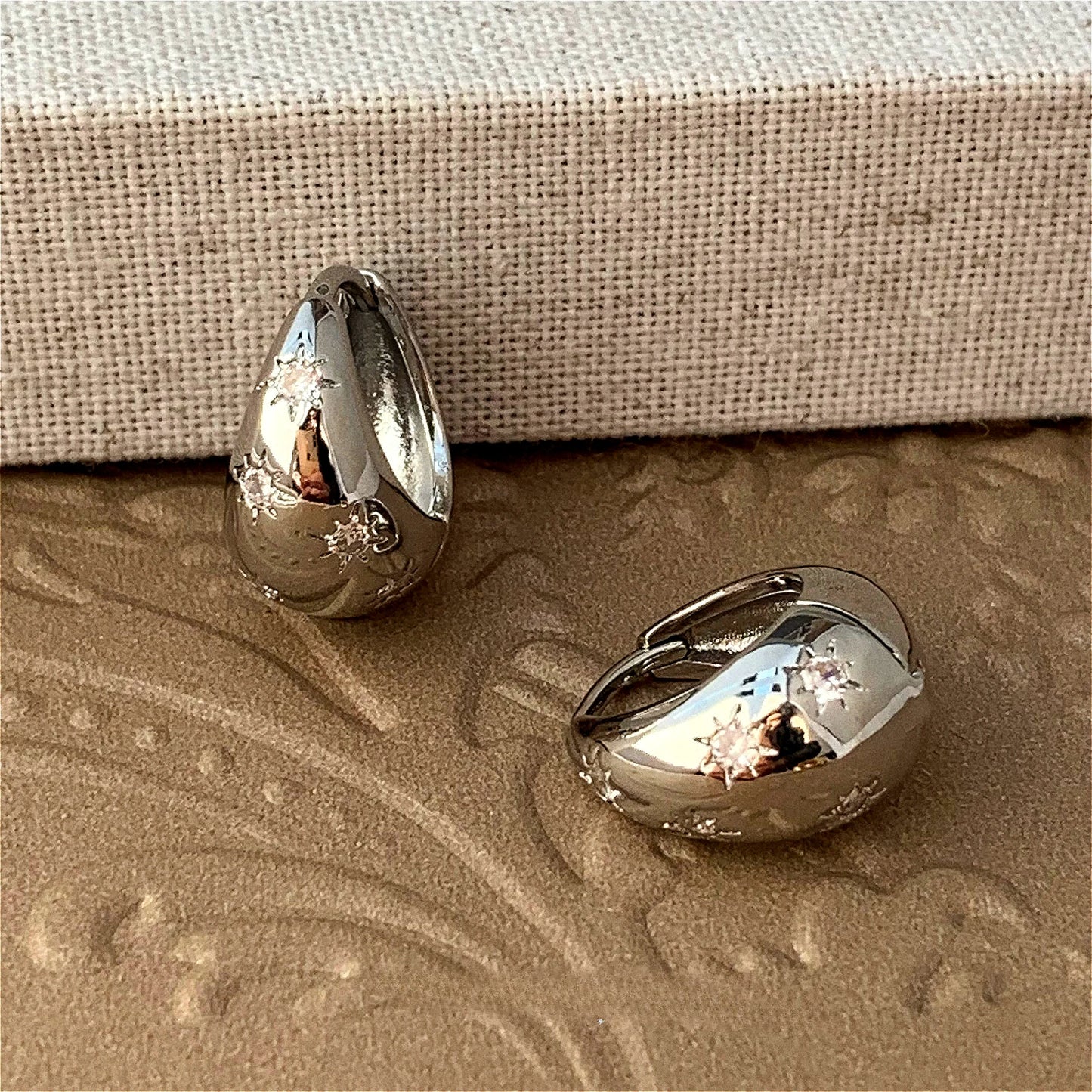 Boucles d'oreilles anneau étoilées
