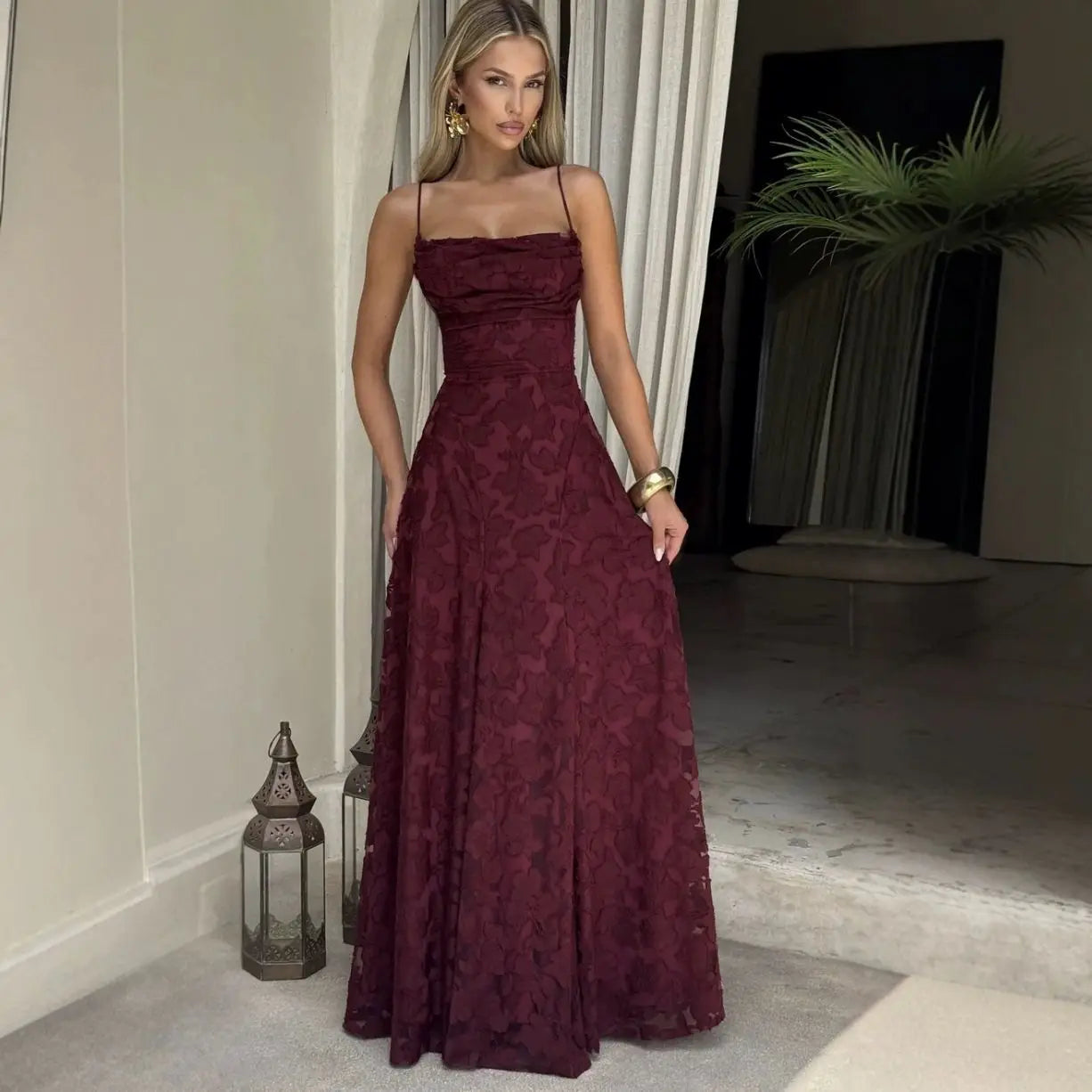 Robe élégante longue à bretelles